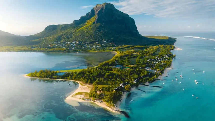 The underwater Waterfall du Sud